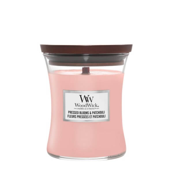 Lumânare medie WoodWick cu lumânare presată Blooms &amp; Patchouli