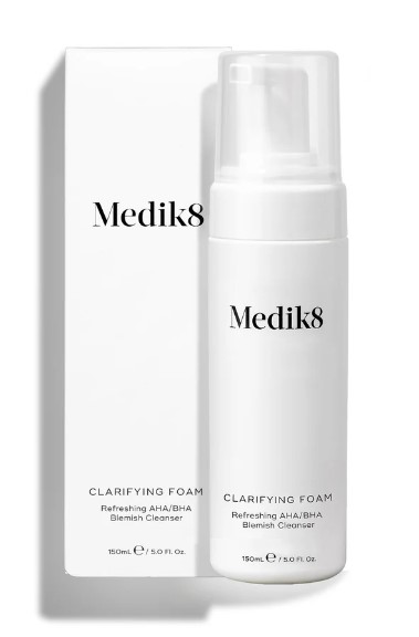 Medik8 Clarifying Foam Spumă de curățare răcoritoare cu acizi AHA și BHA 150ml